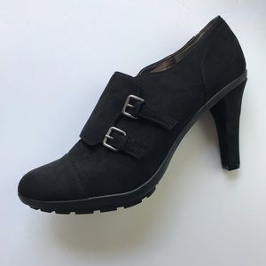 Tahari Vegan Suede Bootie Heels Size 10 Medium Like New